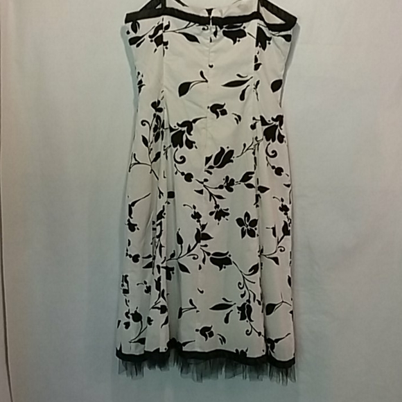 * 4/$25 Signature by Robbie Bee Women's Dress Size 16 - Picture 4 of 8